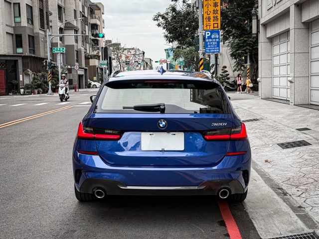 正2020年M版/全景天窗/5AU跟車/電尾門/三區恆溫/原版件  第5張相片
