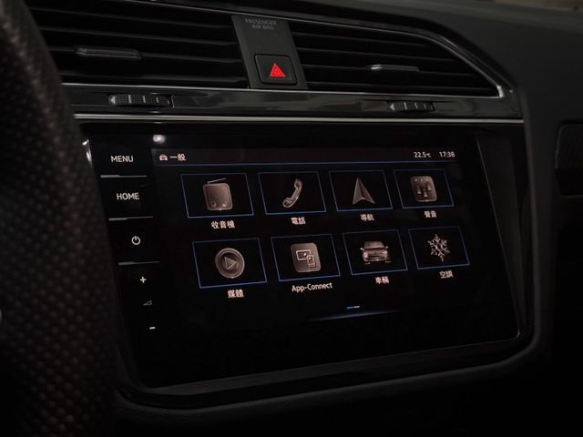 矩陣式頭燈/自動轉向頭燈/三幅式觸控方向盤/10.25吋全邏輯液晶儀表板/多媒體鏡面觸控主機/ACC跟車/AEB自動煞停  第11張相片