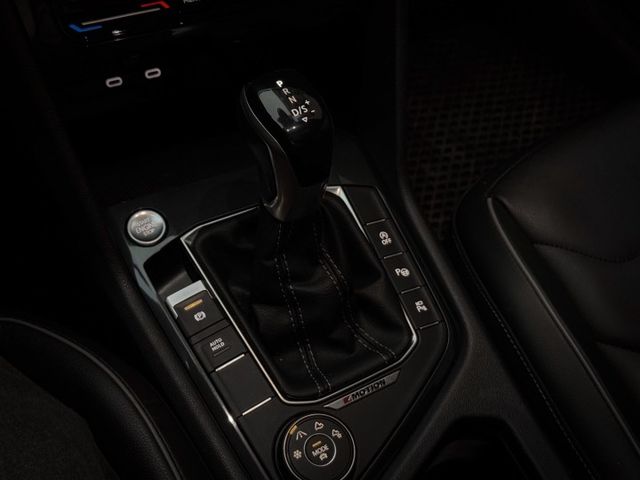 矩陣式頭燈/自動轉向頭燈/三幅式觸控方向盤/10.25吋全邏輯液晶儀表板/多媒體鏡面觸控主機/ACC跟車/AEB自動煞停  第13張相片