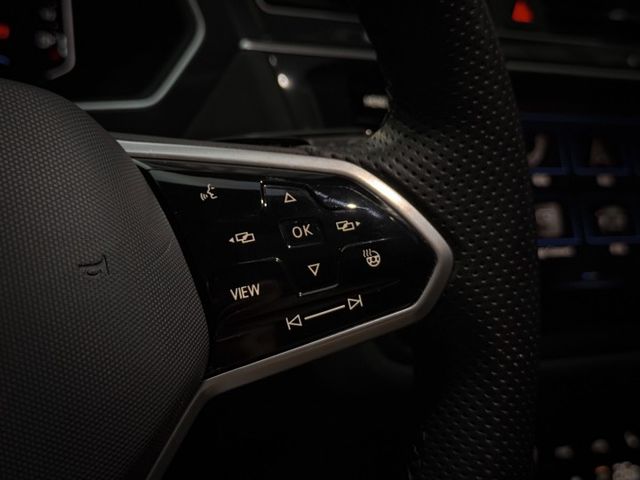 矩陣式頭燈/自動轉向頭燈/三幅式觸控方向盤/10.25吋全邏輯液晶儀表板/多媒體鏡面觸控主機/ACC跟車/AEB自動煞停  第16張相片