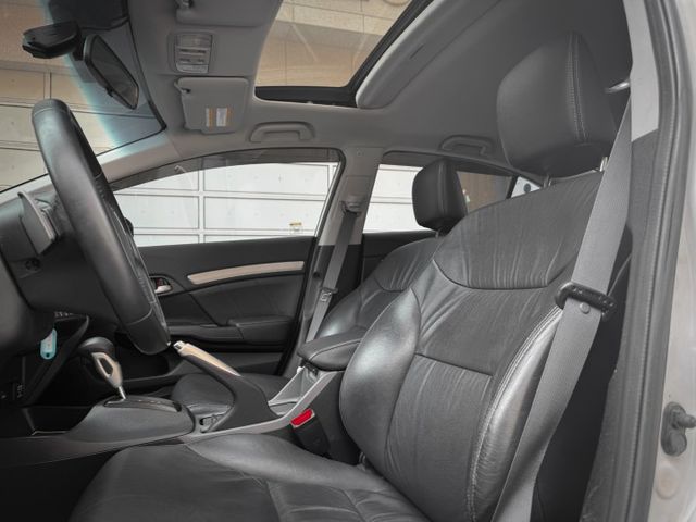 倒車顯影/倒車雷達/電動天窗/駕駛模式切換/中控影音/HID魚眼頭燈/恆溫空調  第9張相片