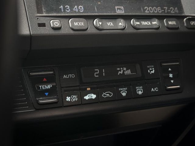 倒車顯影/倒車雷達/電動天窗/駕駛模式切換/中控影音/HID魚眼頭燈/恆溫空調  第13張相片