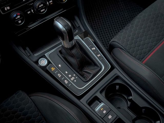 ACC跟車/車道偏移/液晶儀表板/電子手剎/原廠導航/Apple CarPlay/雙區恆溫空調/倒車顯影/全車雷達  第16張相片