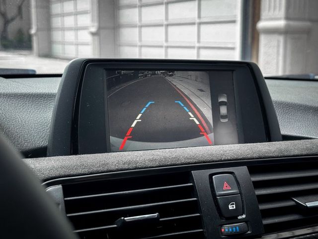 一鍵啟動/雙區恆溫空調/電動記憶座椅/電子排檔桿/自動光感應頭燈/改裝M3方向盤/改裝龍麟尾燈  第12張相片