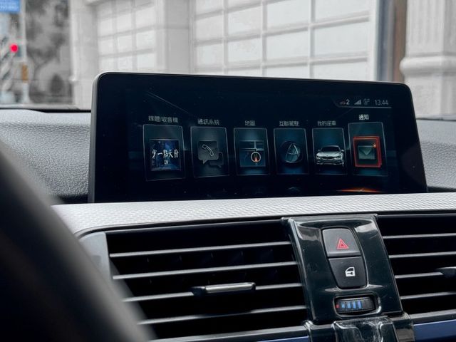 正M版 | 黑頂棚 | 雙區恆溫空調 | IDrive 5主機 | 全車雷達 | 5AS安全輔助 | 盲點偵測  第12張相片