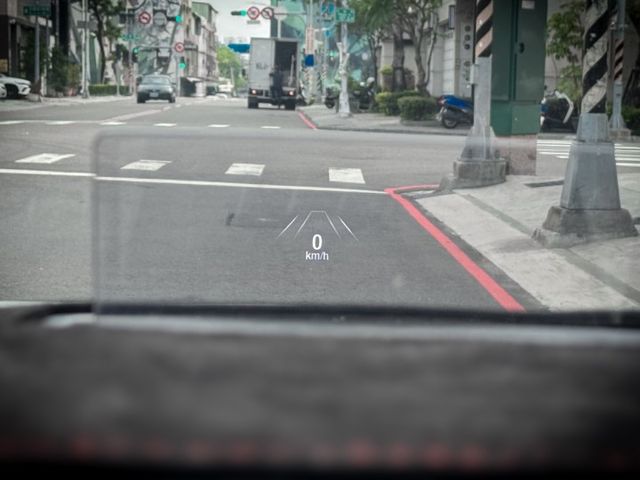 ACC跟車 | 車道偏移 | AEB自動煞停 | 一鍵啟動 | 雙區恆溫空調 | 雙前跑車座椅 |HUD抬頭顯示器  第18張相片