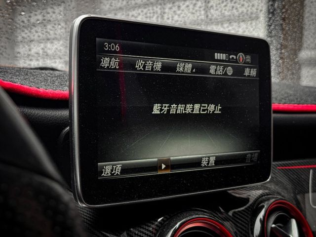 雙前座電熱椅/雙前電動記憶座椅/雙區恆溫/盲點偵測/自動大燈/定速系統/改裝全段排氣/改裝碳纖維小尾翼/改裝碳纖維後視鏡  第12張相片