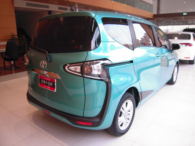 SIENTA 1.8  第5張相片