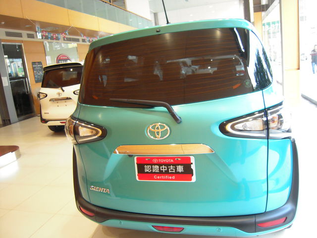 SIENTA 1.8  第6張相片