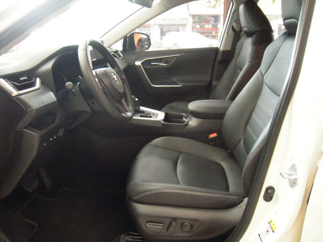RAV4 2.0  第8張相片