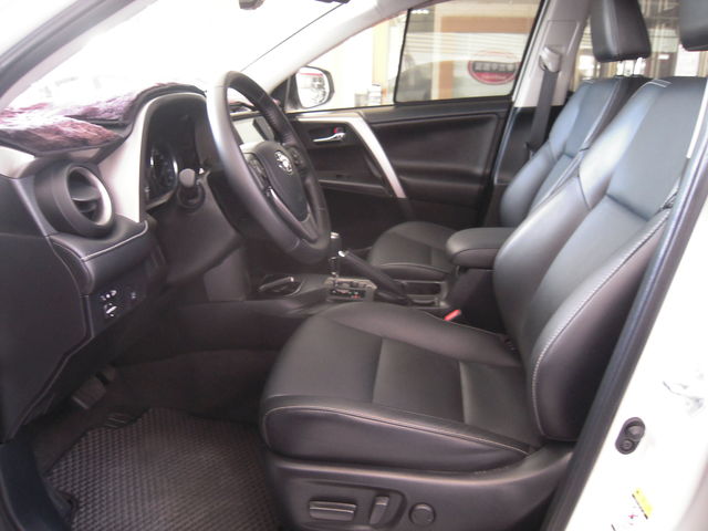 RAV4 2.0  第8張相片