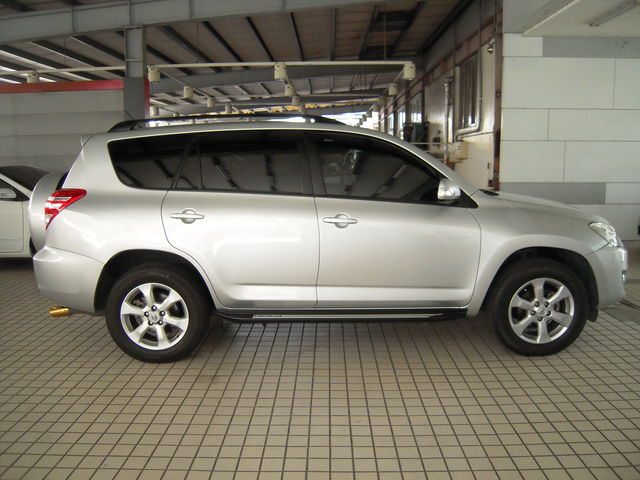 RAV4 2.4 2WD  第4張相片