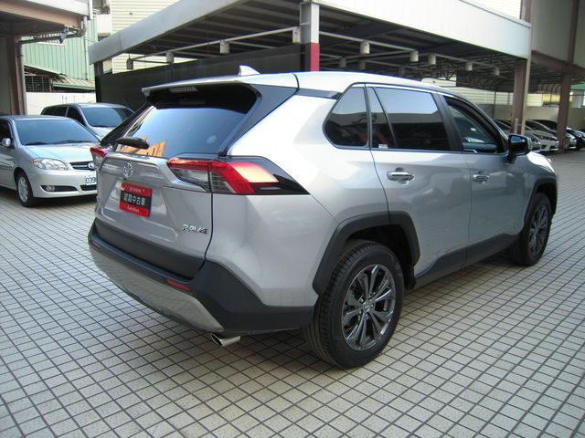RAV4 2.0  第5張相片