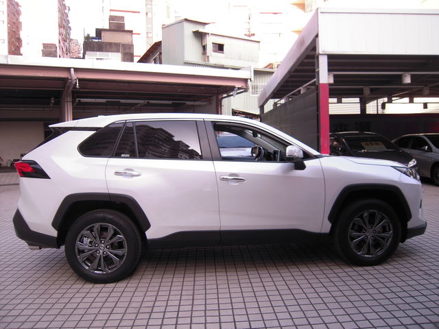 RAV4 2.0  第4張相片