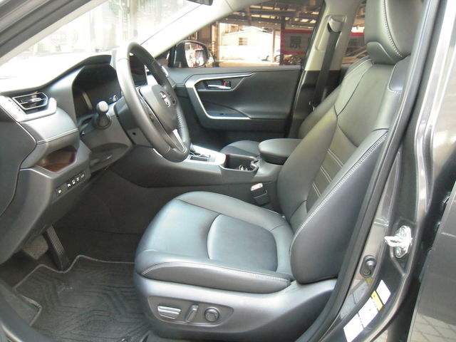 RAV4 2.0  第8張相片