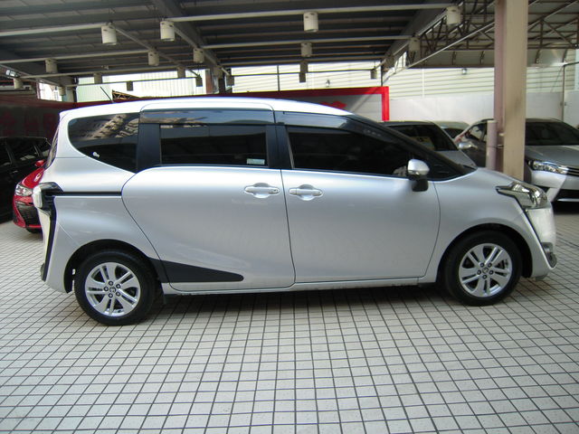 SIENTA 1.8  第4張相片