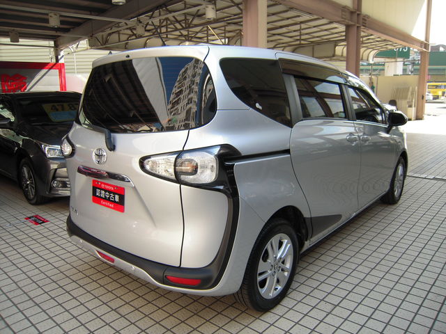 SIENTA 1.8  第5張相片