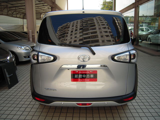 SIENTA 1.8  第6張相片