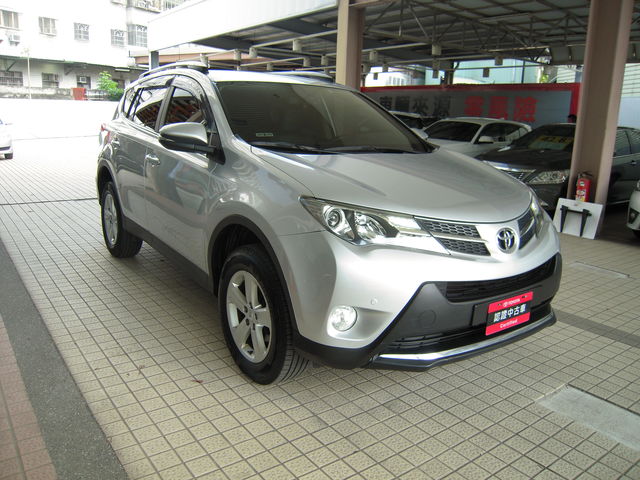 RAV4 2.5  第6張相片