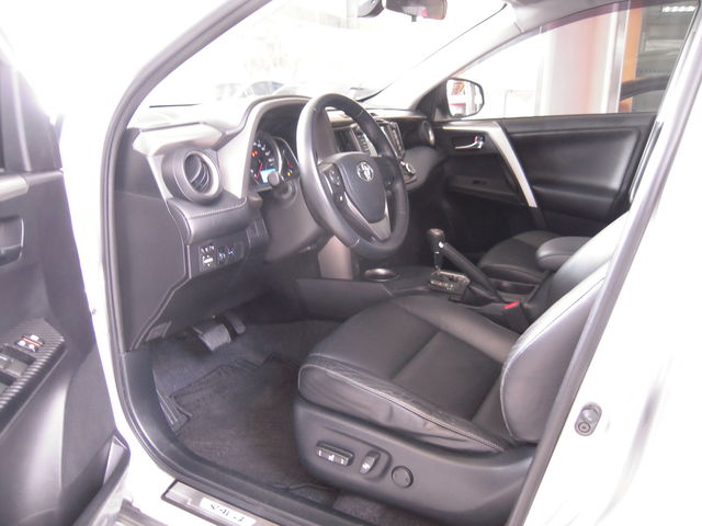 RAV4 2.5  第7張相片