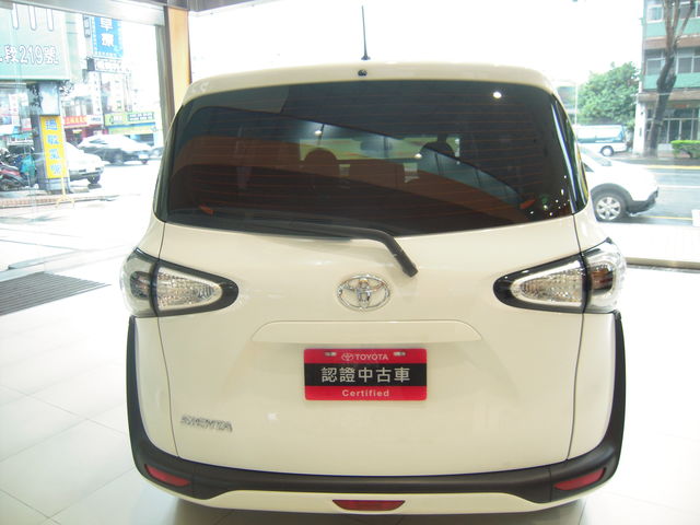 SIENTA 1.8  第6張相片