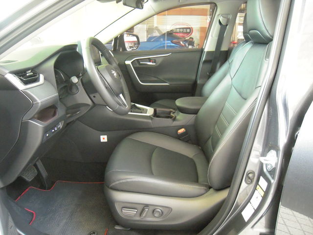RAV4 2.0  第8張相片