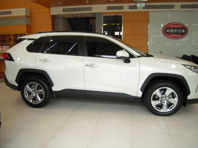 RAV4 2.0  第4張相片