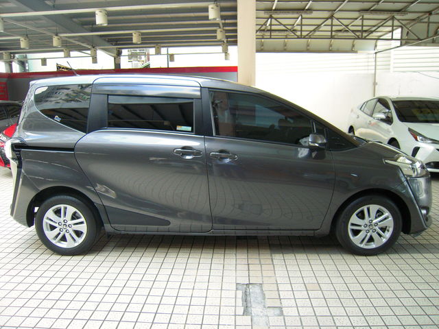 SIENTA 1.8  第4張相片