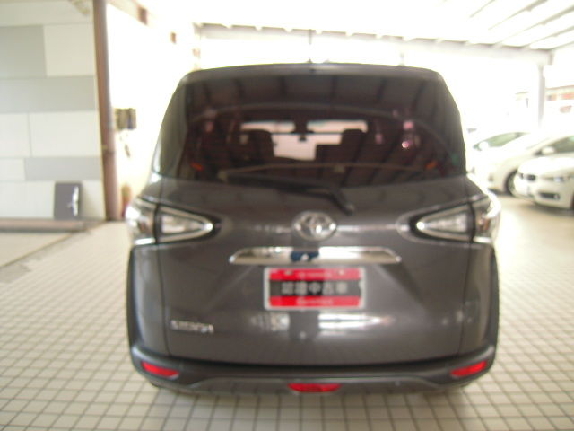 SIENTA 1.8  第6張相片