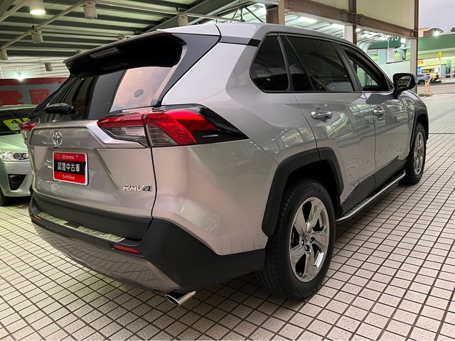 RAV4 2.0  第5張相片