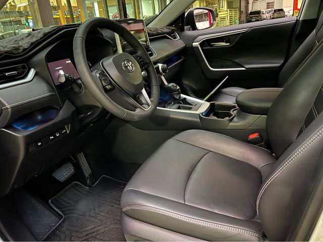 RAV4 2.0  第8張相片