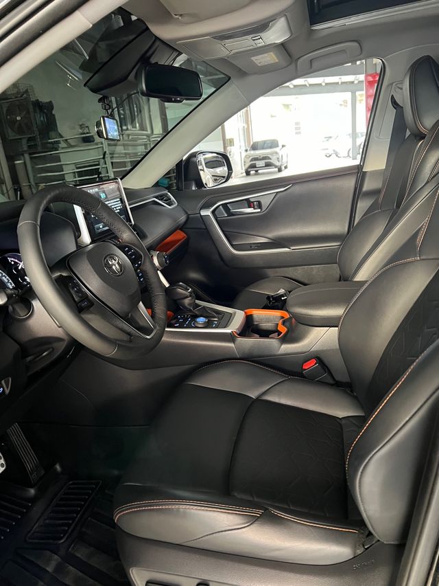 RAV4 2.5  第8張相片