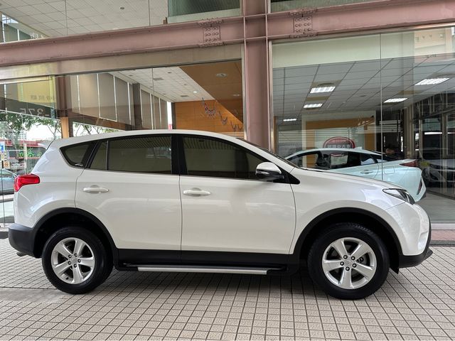 RAV4 2.0  第4張相片