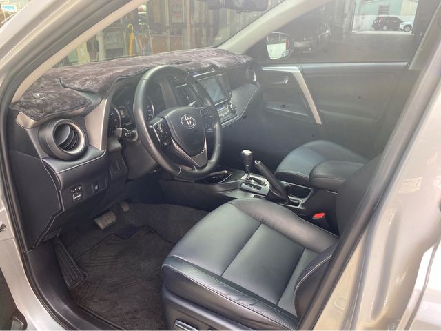 RAV4 2.0  第7張相片