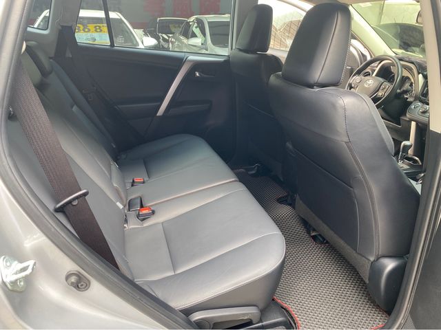 RAV4 2.0  第8張相片