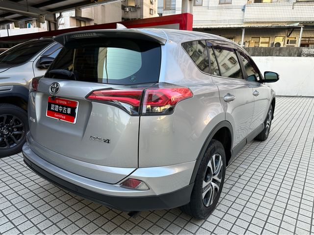 RAV4 2.0  第5張相片