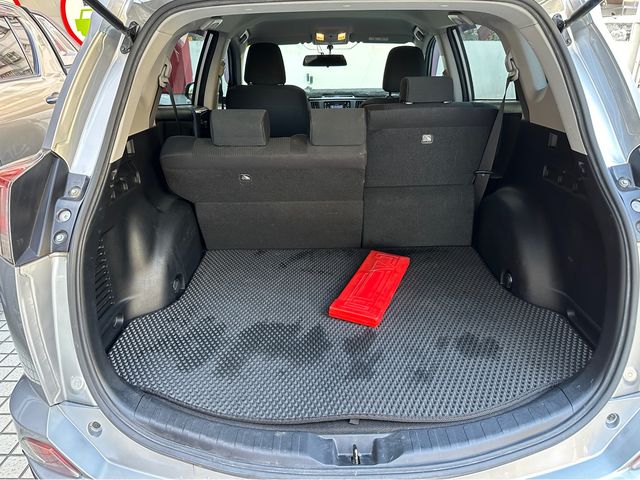 RAV4 2.0  第10張相片