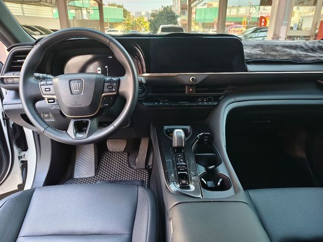 CROWN 2.5  第7張相片