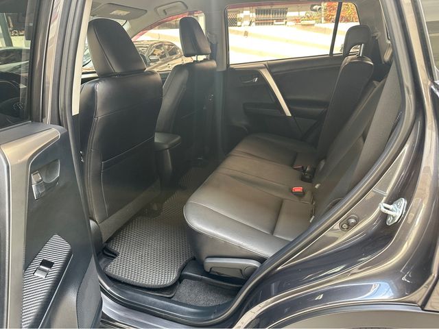 RAV4 2.0  第8張相片