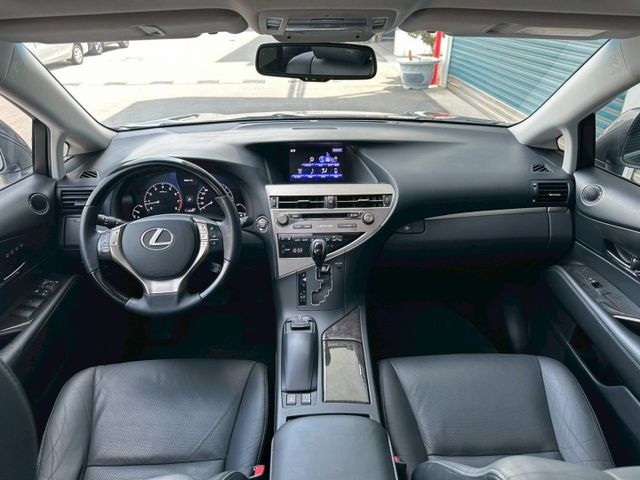 一手車 頂級版 氣氛超級好 歡迎比較看看 賞車另有優惠  第5張相片