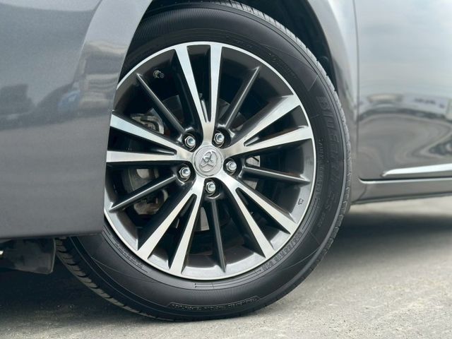 豪華版 雙環式儀表板 6安全氣囊 GARMIN影音主機 賞車另有優惠  第10張相片