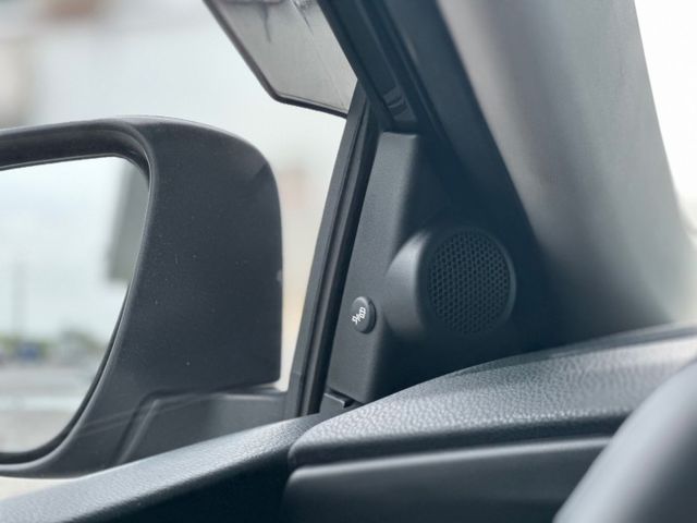 豪華版 雙環式儀表板 6安全氣囊 GARMIN影音主機 賞車另有優惠  第12張相片