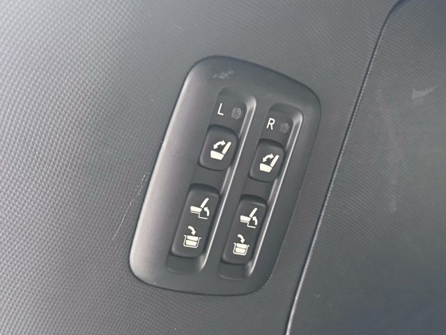 平常上下班使用 里程稍多反應價格上面 車子很漂亮看起來只跑10萬 賞車另有優惠  第9張相片