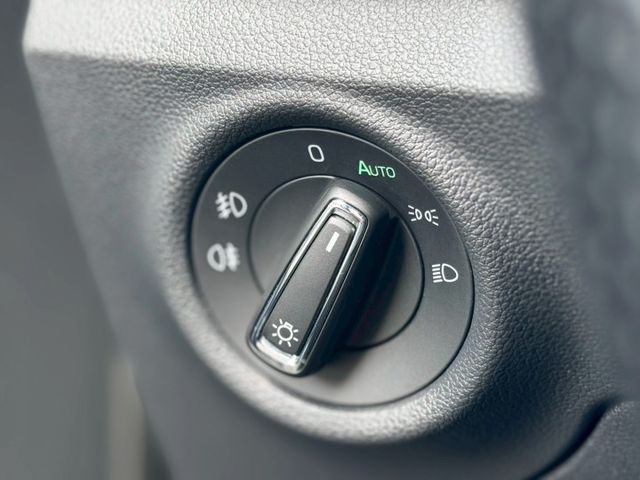 豪華動能版 玻璃頂 IKEY level2 後出風口 電尾門 盲點 1.0省稅又有動力安全性 小車性價比首選  第18張相片