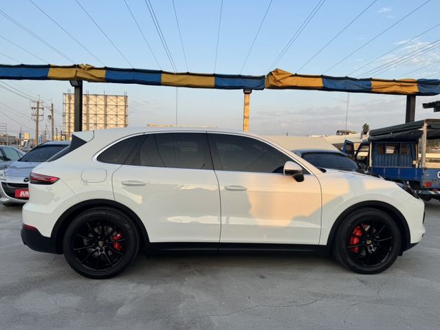 E3 重點選配 全景天窗 BOSE音響 環景 免鑰匙 引擎腳全新剛換 賞車另有優惠  第2張相片