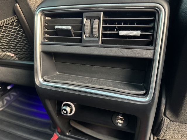 E3 重點選配 全景天窗 BOSE音響 環景 免鑰匙 引擎腳全新剛換 賞車另有優惠  第11張相片