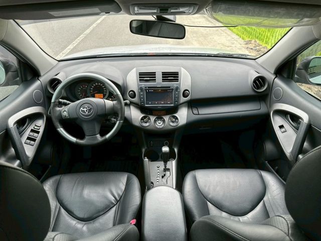 新價格 一手車 內外氣氛佳 賞車另有優惠  第4張相片