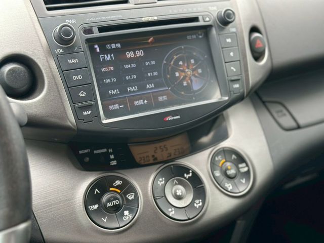 新價格 一手車 內外氣氛佳 賞車另有優惠  第11張相片