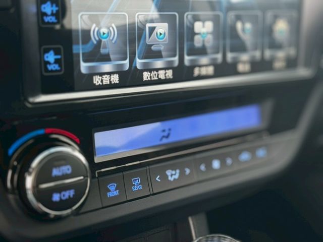 一手車 跑少 IKEY 恆溫 防滑 影音 賞車另有優惠  第13張相片