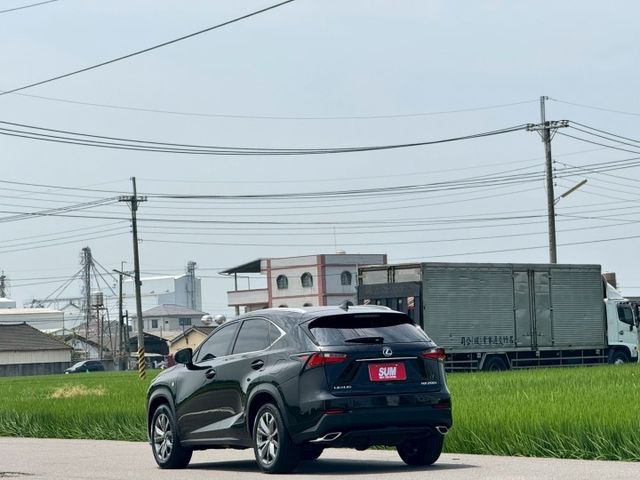 最便宜的F版 AWD 雙色內裝 賞車另有優惠  第3張相片